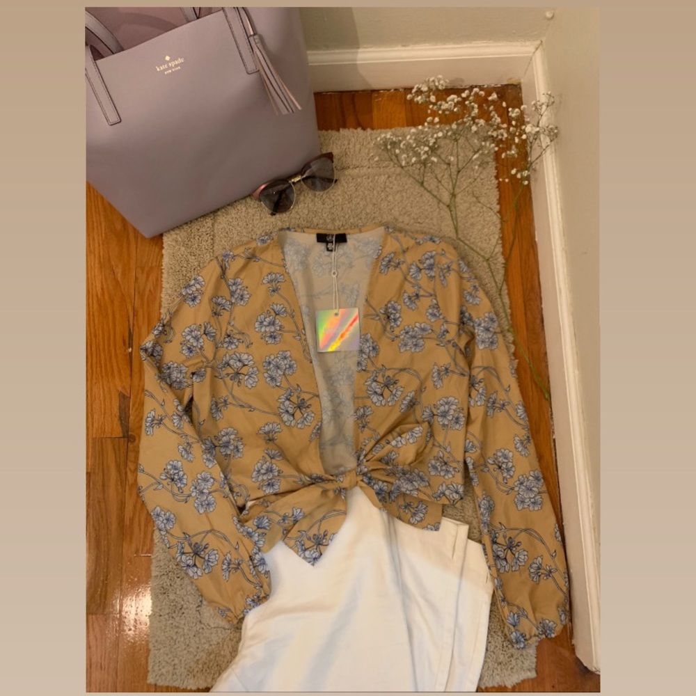 Floral Tie Front Crop Top